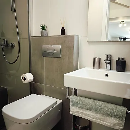 Apartman Kod Urara - At The Watchmaker's Place