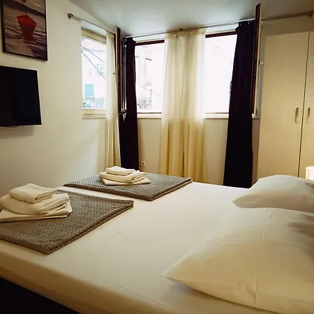 Apartman Kod Urara - At The Watchmaker's Place Split