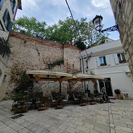 Kod Urara - At The Watchmaker's Place Apartman Split