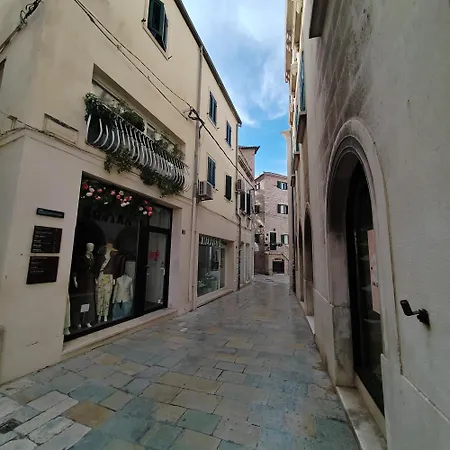 Apartman Kod Urara - At The Watchmaker's Place Split